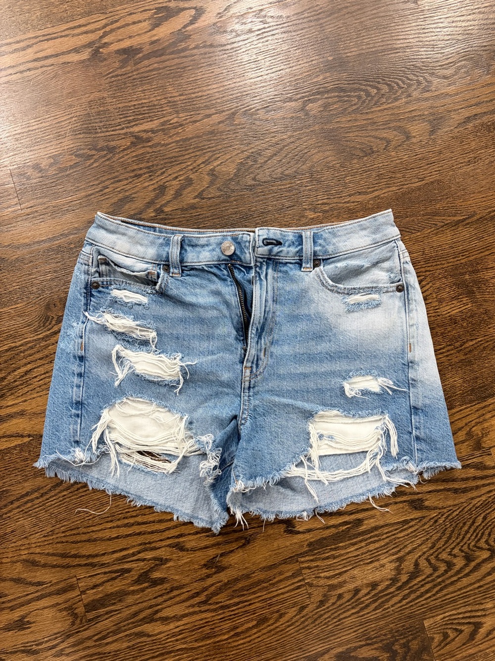American Eagle Light Blue Distressed Women's Denim Cutoff Shorts
